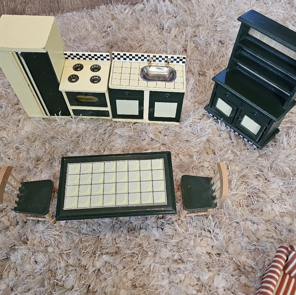 VTG MELISSA & DONG Miniature Wood Furniture. Would be used with doll house - Picture 3 of 11